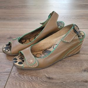 Fly London Low Wedge Peep Toe Slingback in Taupe with Green Size 37